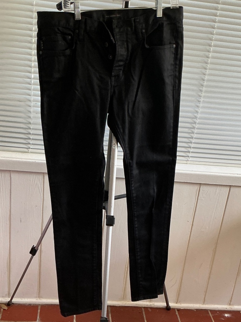 Black men’s John varvatos